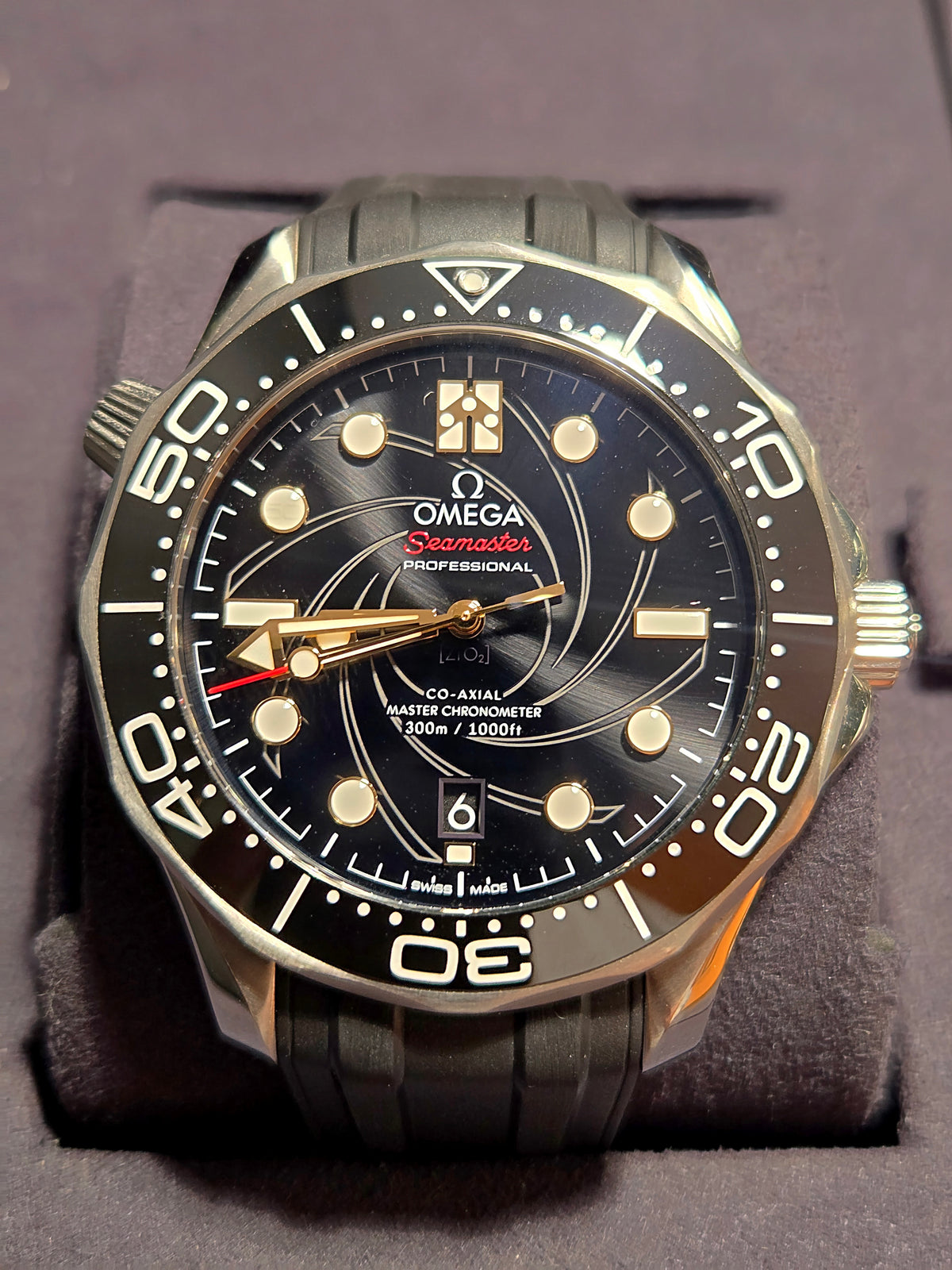 Omega Seamaster 50 ans 007