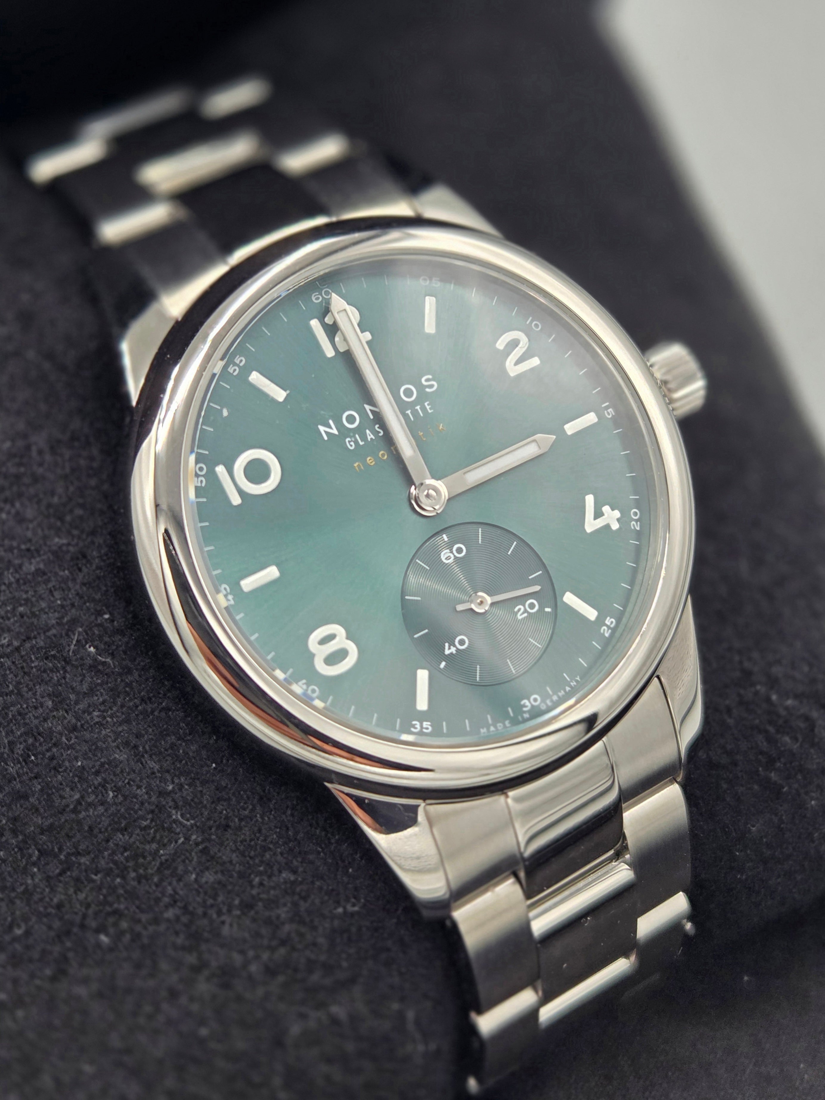 Nomos Club Sport