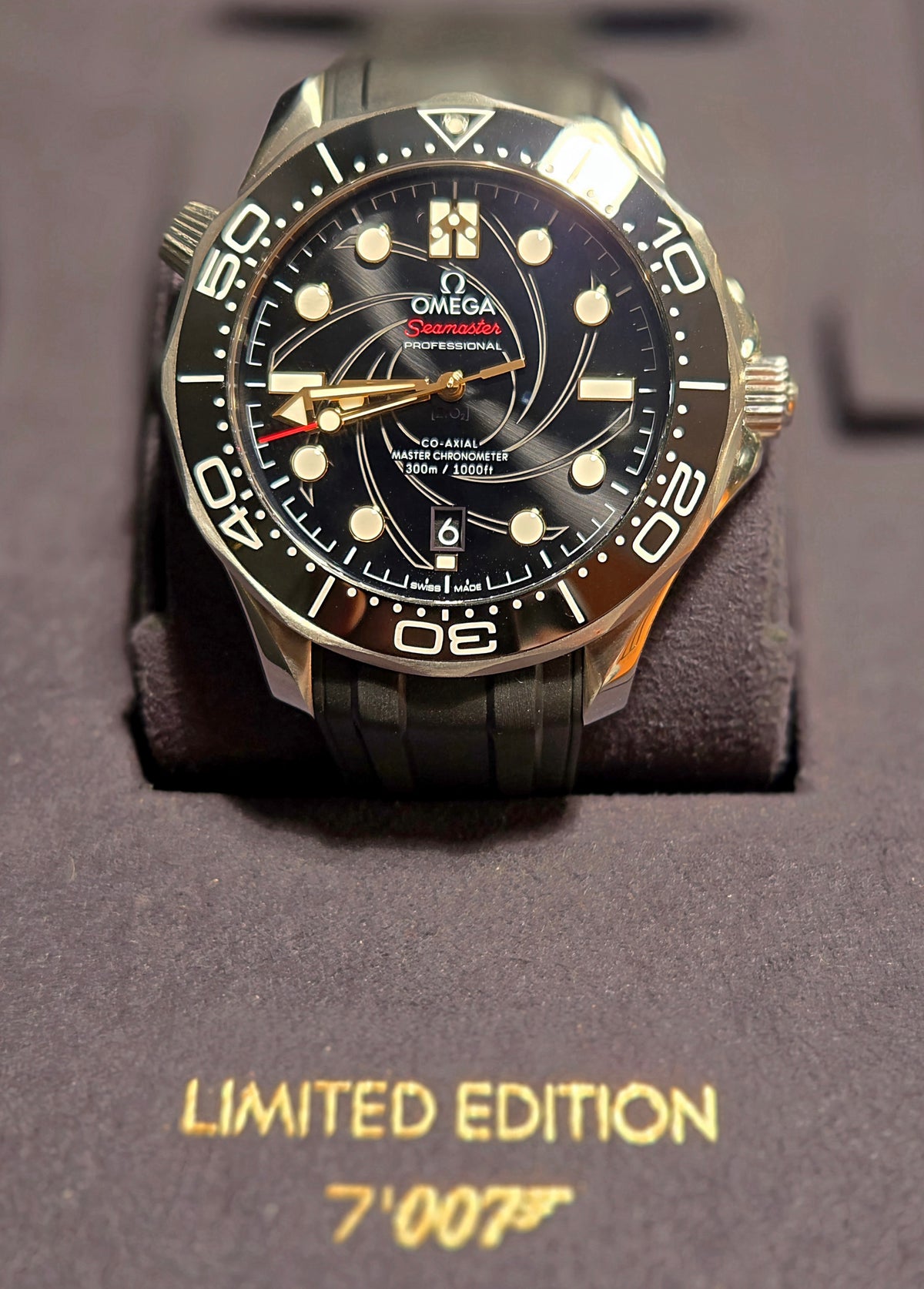 Omega Seamaster 50 ans 007