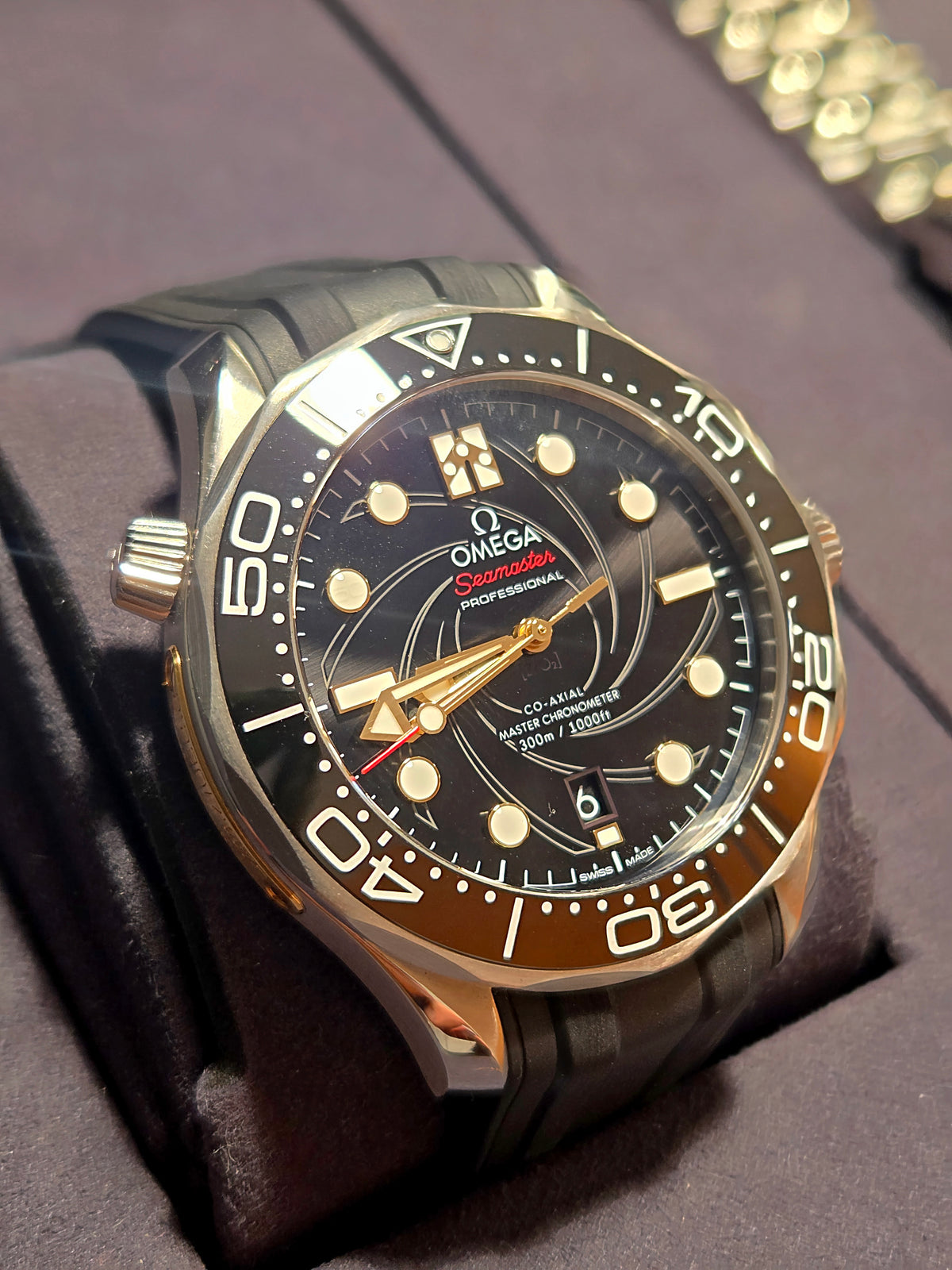 Omega Seamaster 50 ans 007