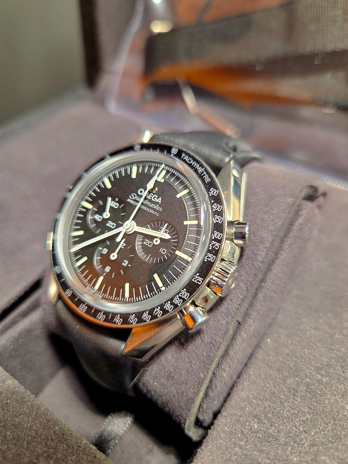 Omega Speedmaster saphir