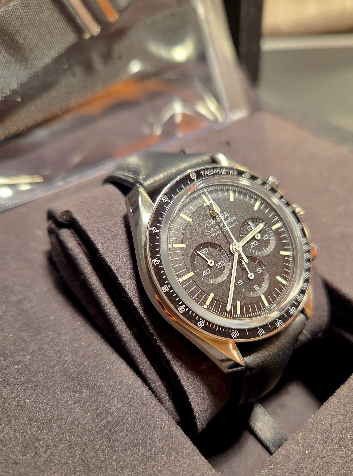 Omega Speedmaster saphir